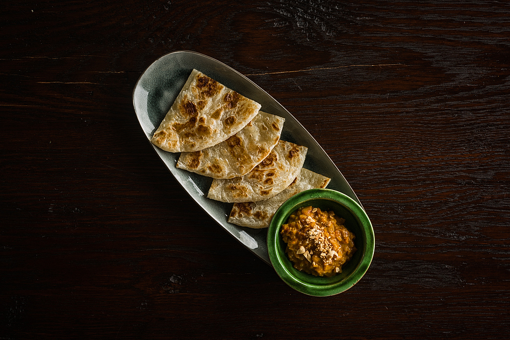 ROTI AND PEANUT SAUCE