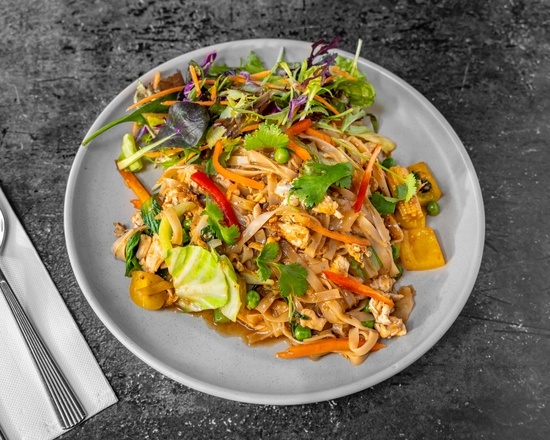 CANTONESE WOK FRIED  NOODLES WITH BASIL